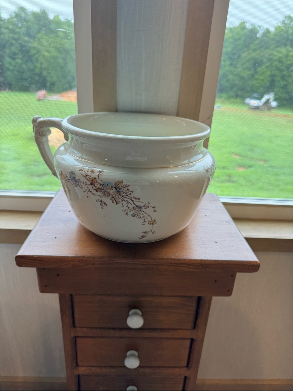 Antique Floral Ceramic Chamber Pot Planter - Cream - Picture 3 of 4